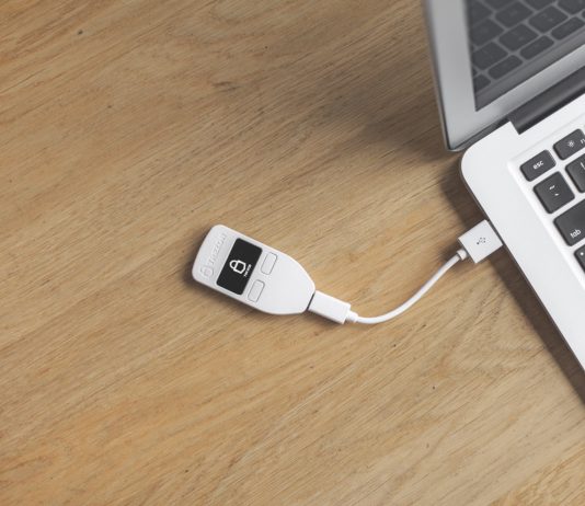 Hardware Wallet Comparison: Trezor vs Ledger Nano S vs KeepKey Trezor