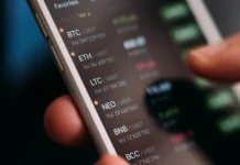 How DEXs Are Gaining Ground on CEXs in 2025 Cryptocurrency on Mobile App